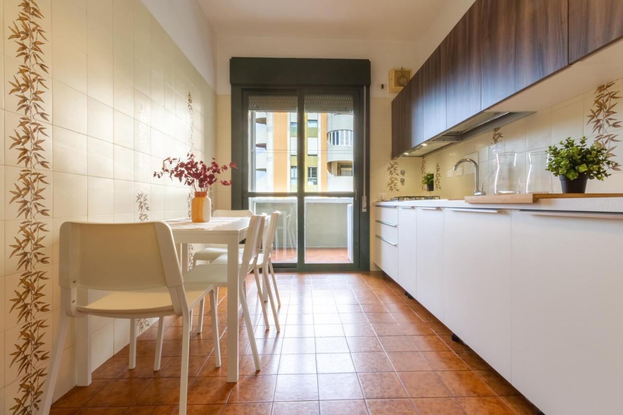 Colle Bonaria Apartment Cagliari Bagian luar foto