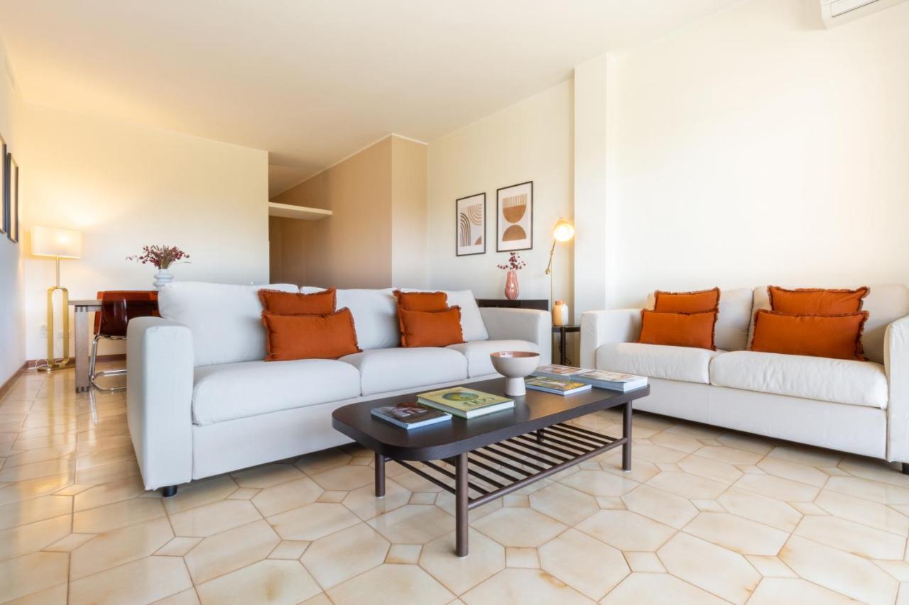 Colle Bonaria Apartment Cagliari Bagian luar foto